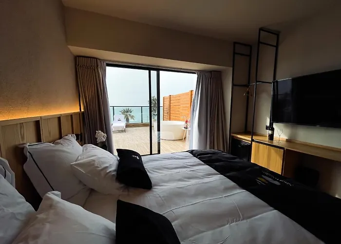 Share Suites Hotel Bat-Yam